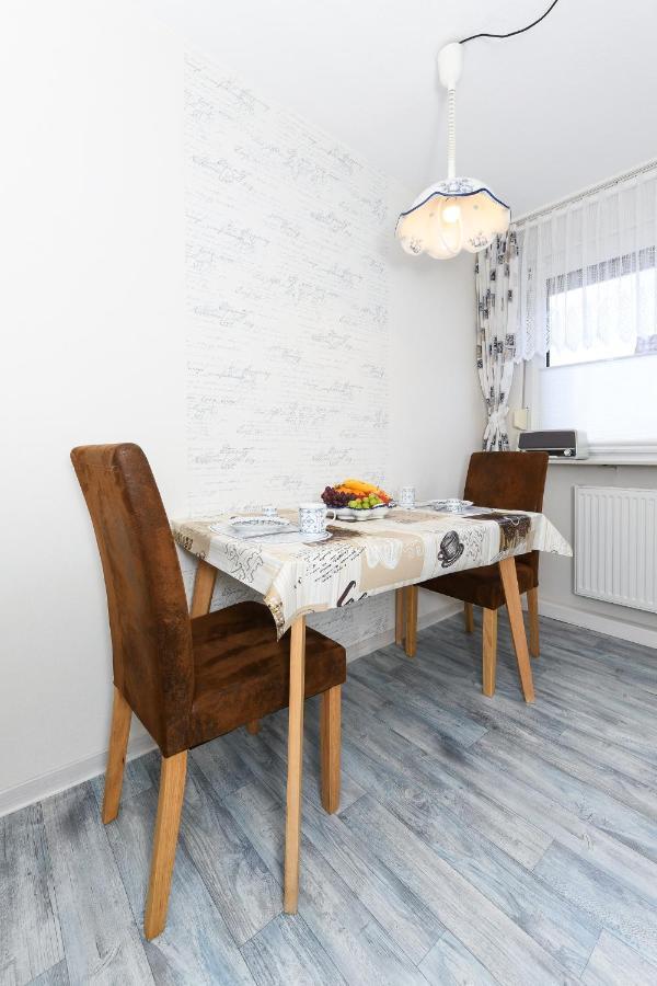 Ferienwohnung Im Haus Weinstock Esens Kültér fotó