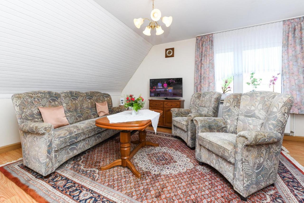 Ferienwohnung Im Haus Weinstock Esens Kültér fotó