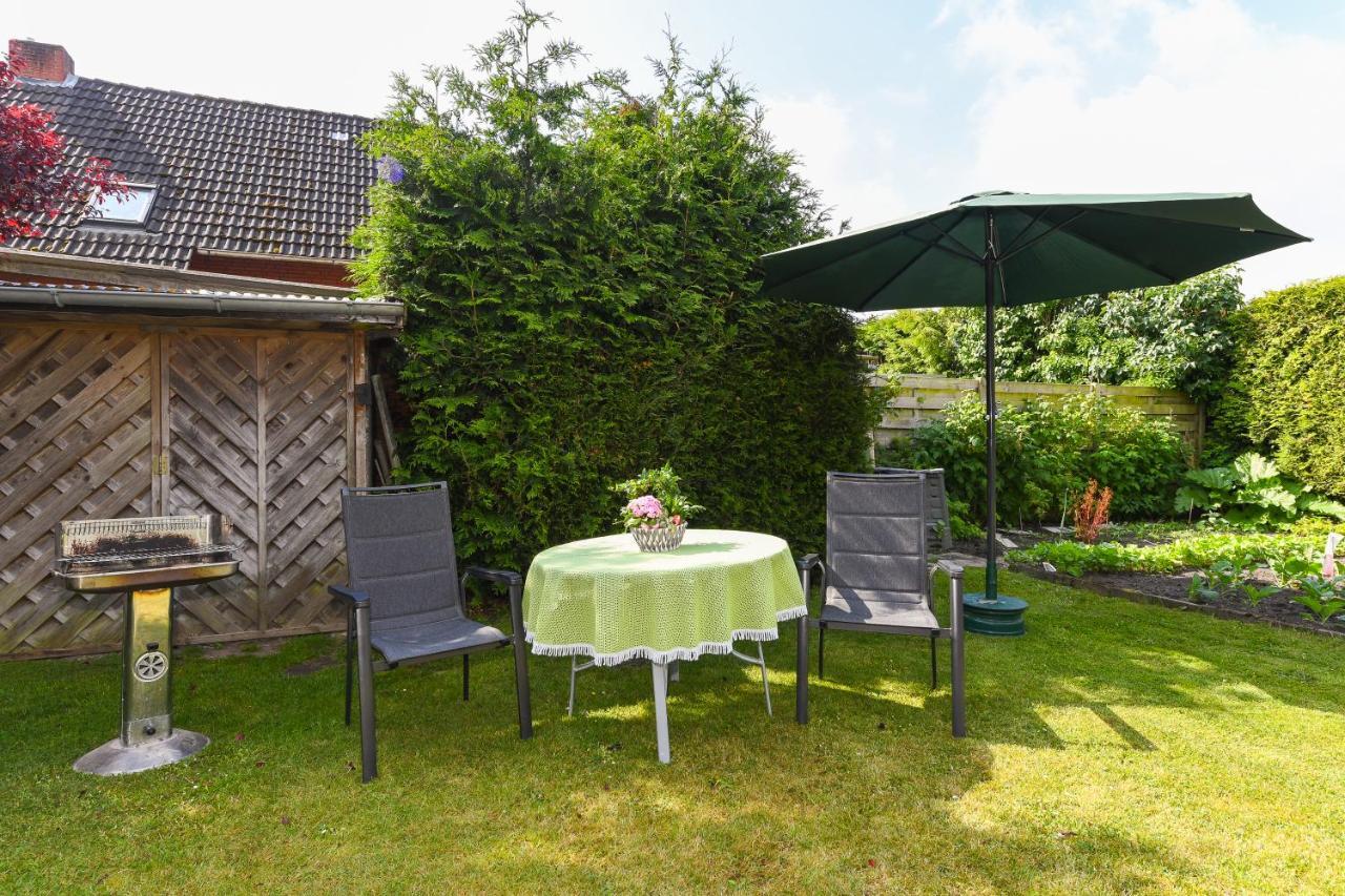 Ferienwohnung Im Haus Weinstock Esens Kültér fotó